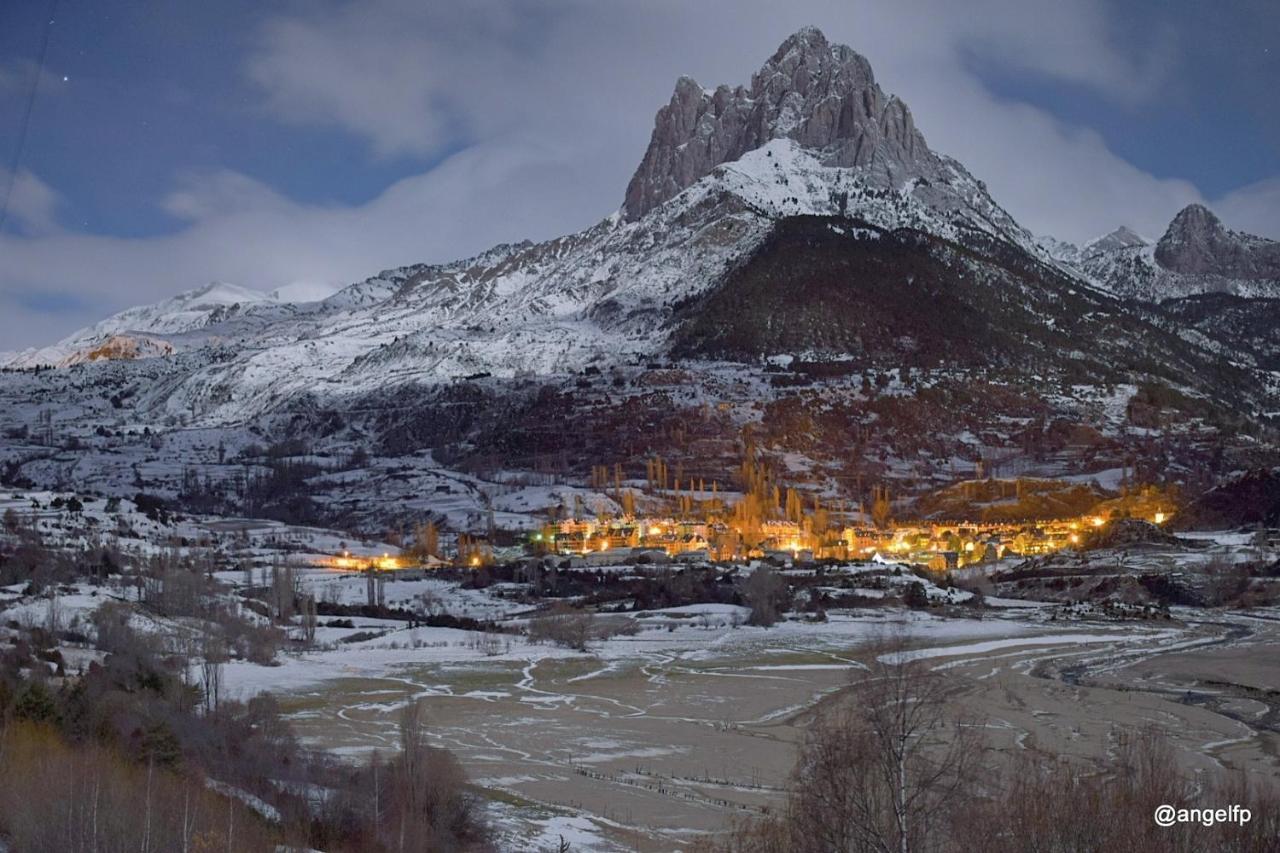 Hotel Valle De Izas ซาเยนต์ เด กาเยโก ภายนอก รูปภาพ